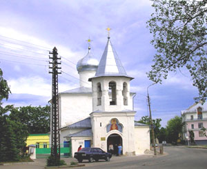 Церковь Покрова Богородицы от Торга, первая половина XVII в. Реставрирована в 1864 г
