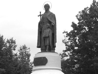 Памятник Княгине Ольге в Пскове