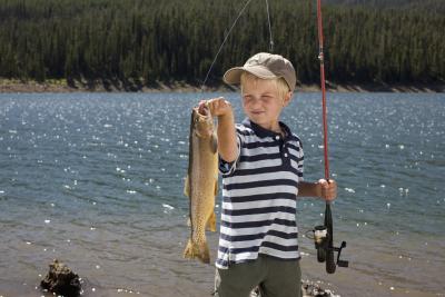 Приобщаем ребенка к рыбалке